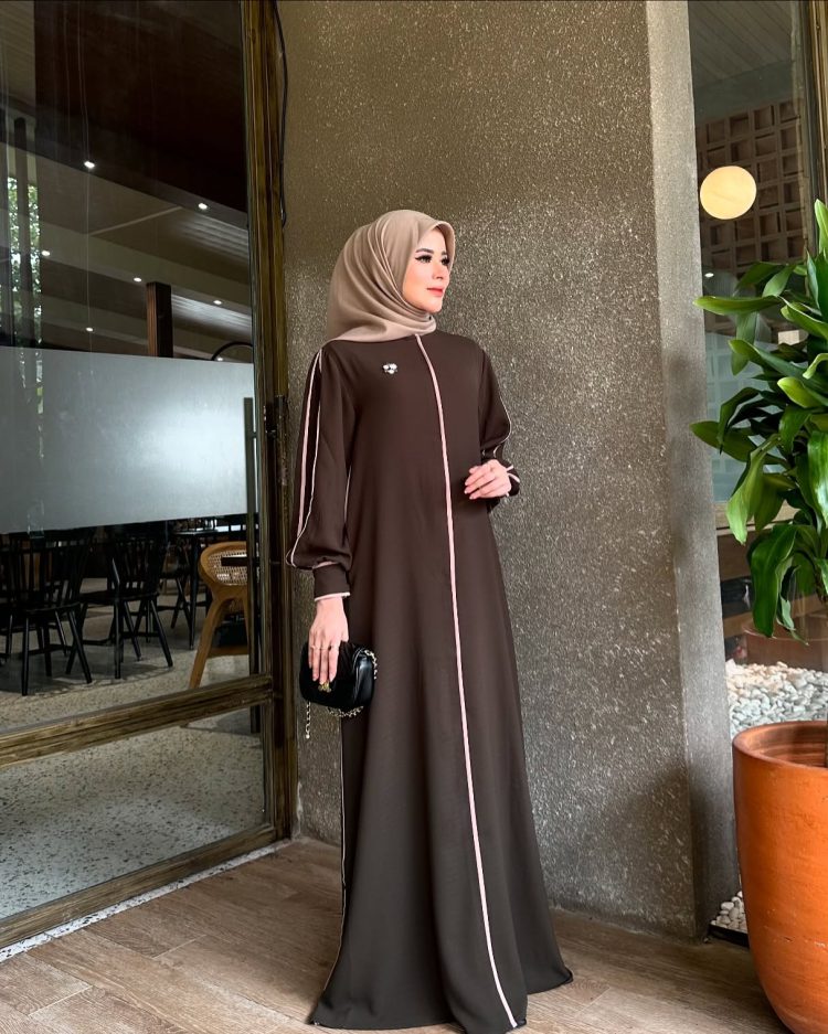 Aliyah Dress - Image 4